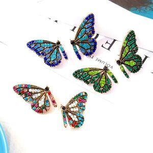 ✨🆕 🦋 BLUE Butterfly Stud Rhinestone Charming Animal Pierced Earrings🦋✨